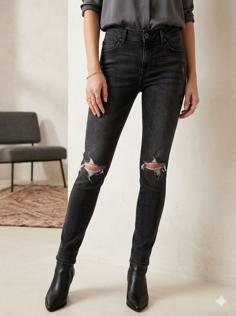 Wax Jean (BUTT ILY) Black Distressed Skinny Jeans (enhances butt) Sz 7